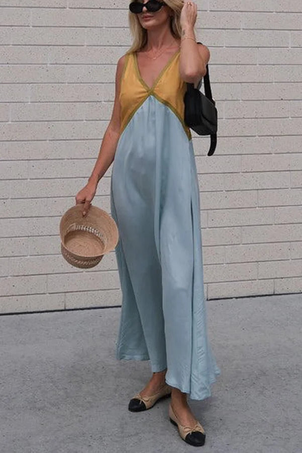 Amelia - Stylish V-neck Dress with Contrasting Colors