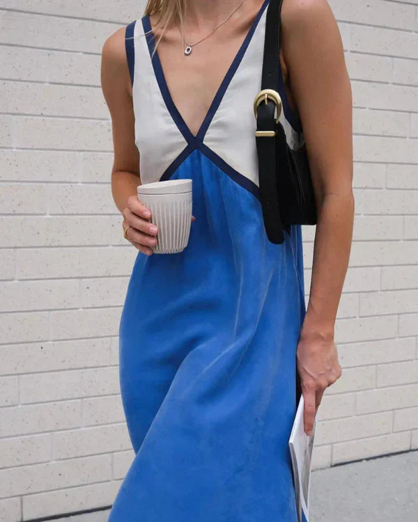 Amelia - Stylish V-neck Dress with Contrasting Colors