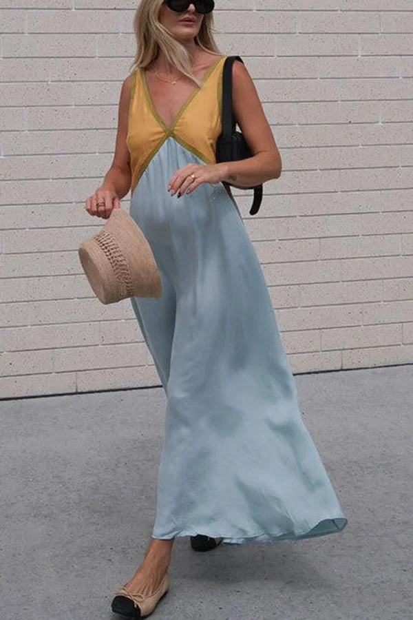 Amelia - Stylish V-neck Dress with Contrasting Colors