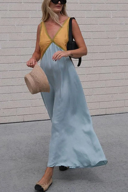 Amelia - Stylish V-neck Dress with Contrasting Colors