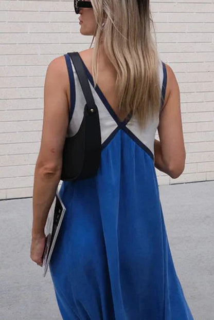 Amelia - Stylish V-neck Dress with Contrasting Colors